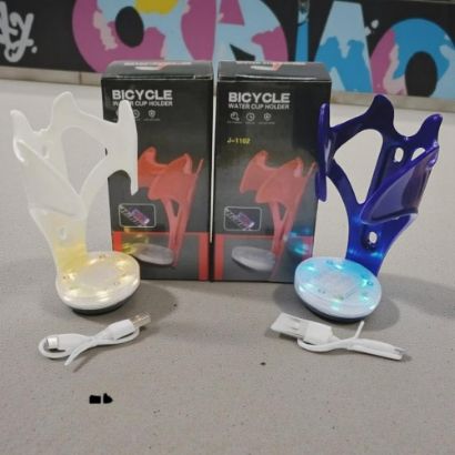 صورة قاعدة زجاجة بلاستيك مع إضاءة LED قابلة للشحن